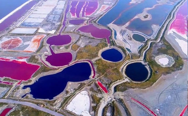 Ho nuoc nhieu mau la lung o Trung Quoc hinh anh