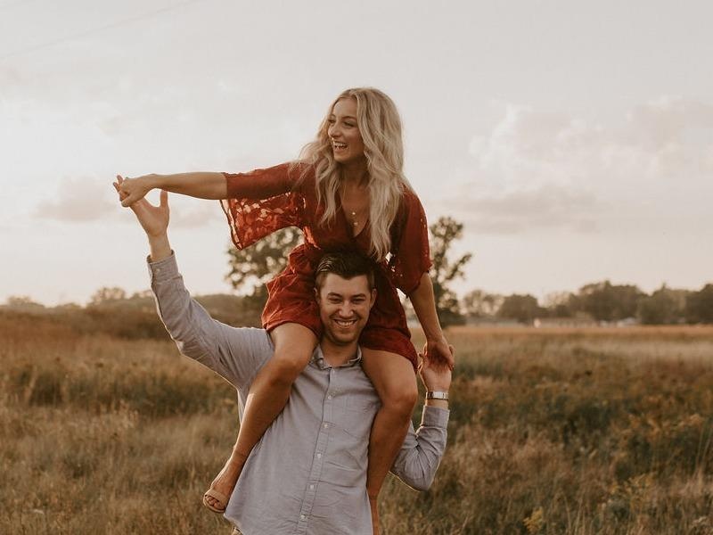 Muon dang chup anh 'song ao' cho cac cap doi khi di du lich hinh anh