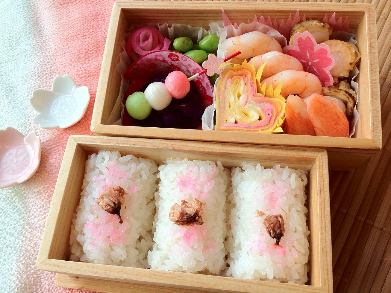 Com nam va nhung mon dep khong no an tu hoa anh dao Nhat Ban hinh anh