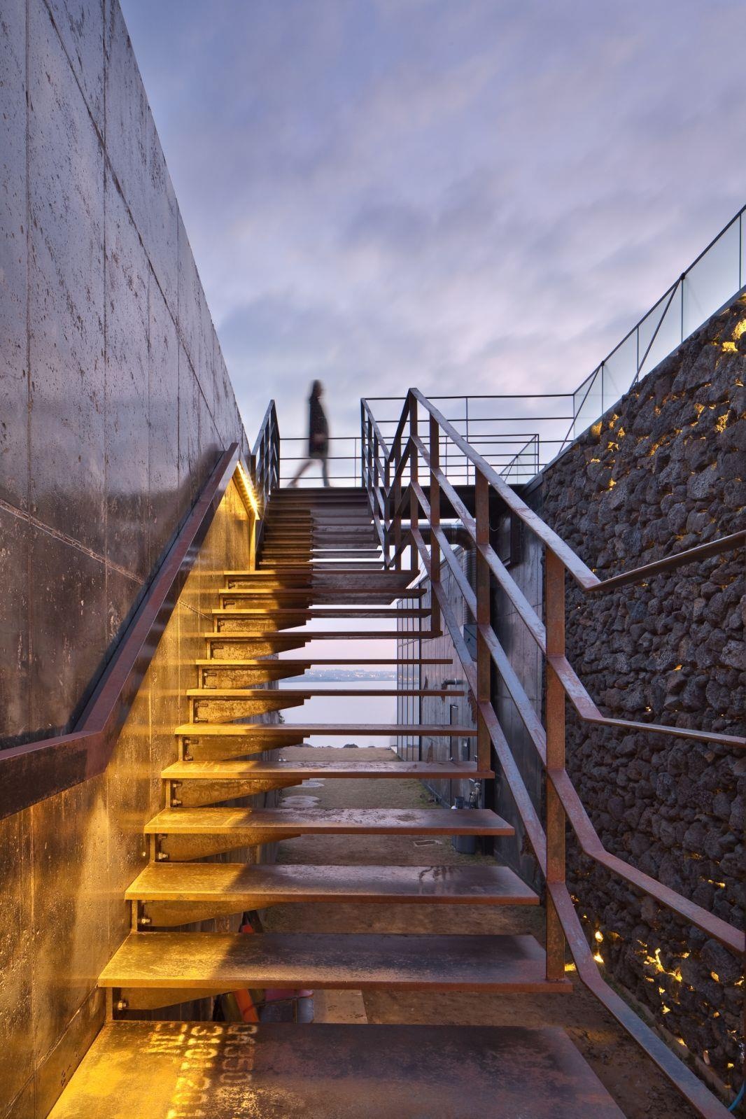 dua con cua hai thanh vien nhom nhac Big Bang anh 2