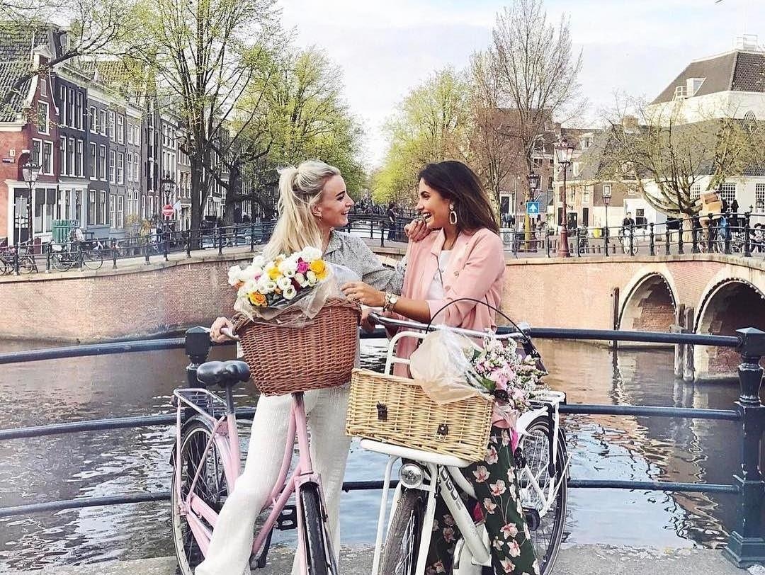 Muon kieu check-in 'nghin like' cung xe dap tai Ha Lan hinh anh