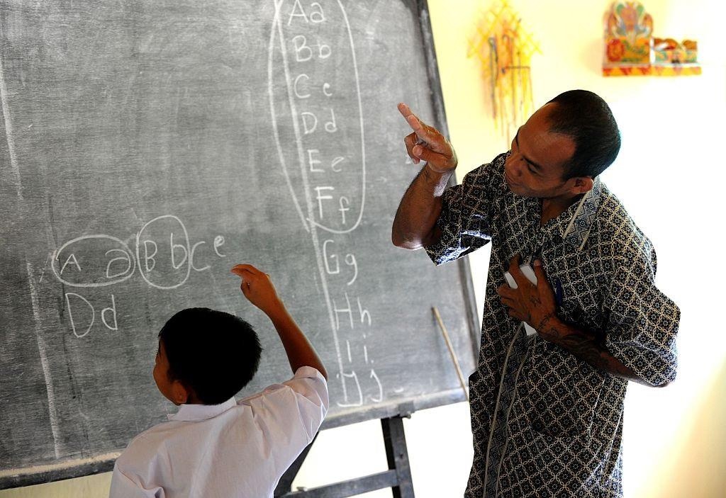 Ky la ngoi lang 'nguoi thuong cung tro thanh nguoi diec' o Indonesia hinh anh