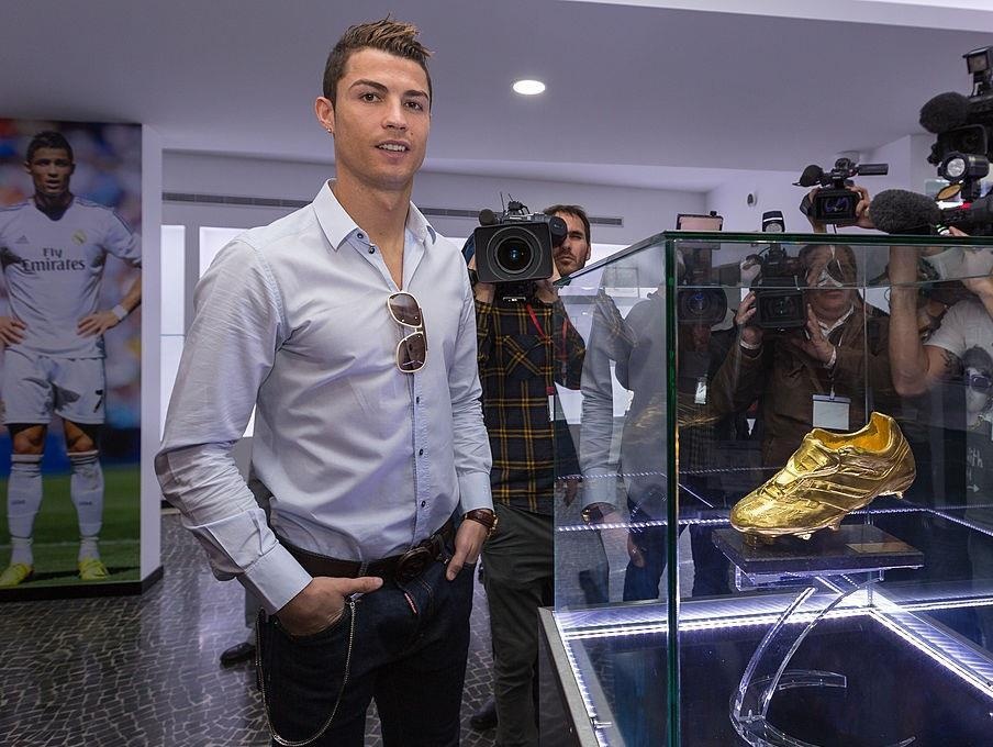 Tham bao tang CR7 va nhung diem den khong the bo qua o que nha Ronaldo hinh anh