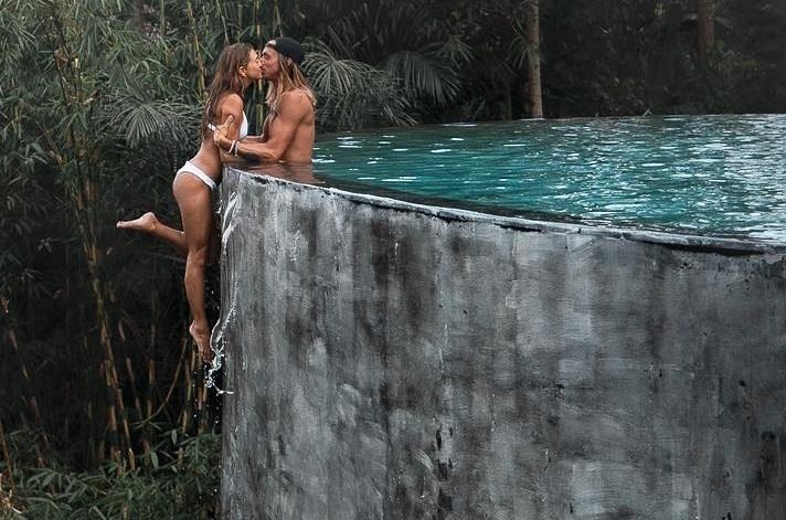 Dang anh hon nhau cam giac manh o Bali, cap doi My bi dan mang len an hinh anh