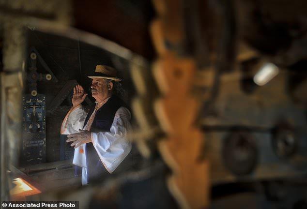 bia mo hai huoc anh 8