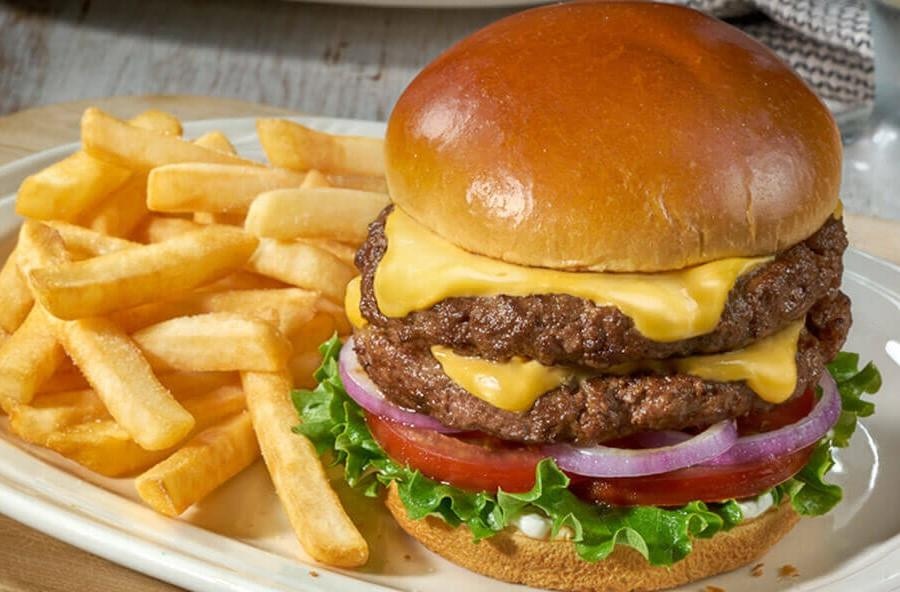 Hoc cach lam mon cheeseburger khien Iron Man thich me hinh anh