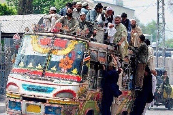 Xe bus loe loet - dac san cua duong pho Pakistan hinh anh