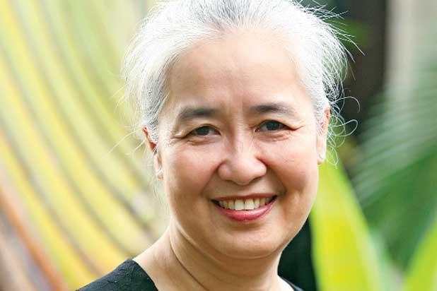 Dau bep noi tieng Nguyen Dzoan Cam Van xuat gia hinh anh