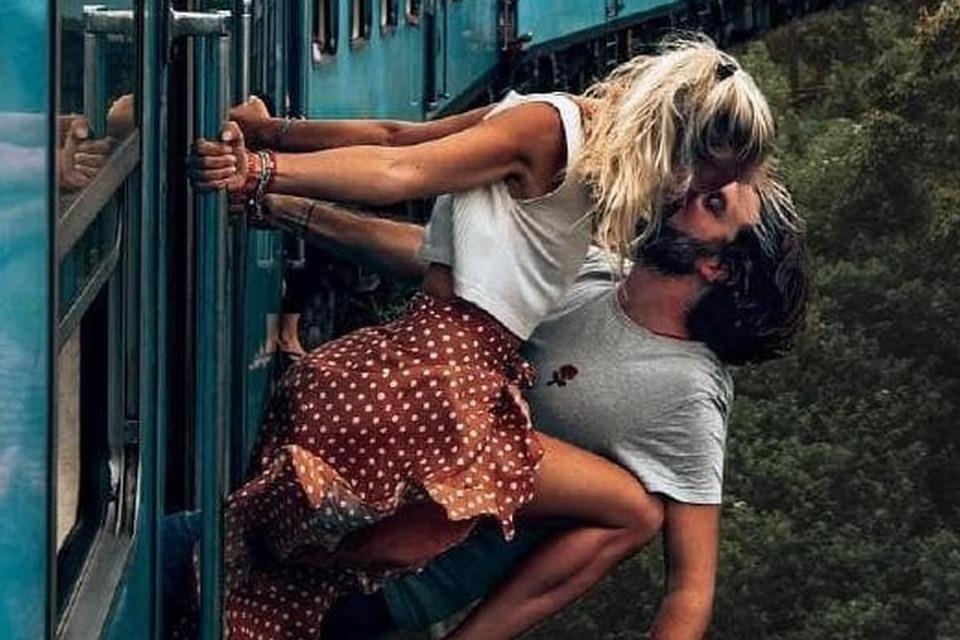 Den Sri Lanka, trai nghiem duong tau mao hiem 'can quet' mang xa hoi hinh anh