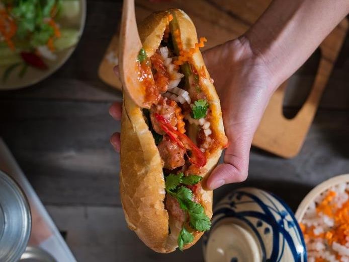 Banh mi Viet Nam va 8 phien ban noi tieng the gioi hinh anh