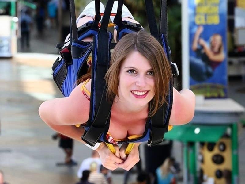 Bay nhu sieu nhan tren bau troi 'thien duong co bac' Las Vegas hinh anh