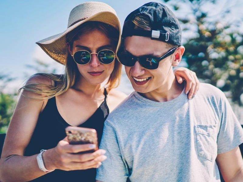 Du lich truc tuyen - xu huong tat yeu cua cach mang cong nghiep 4.0 hinh anh