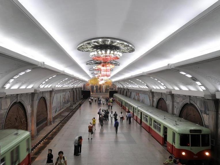 Kham pha he thong tau ngam sau nhat the gioi, gia ve chi hon 100 dong hinh anh