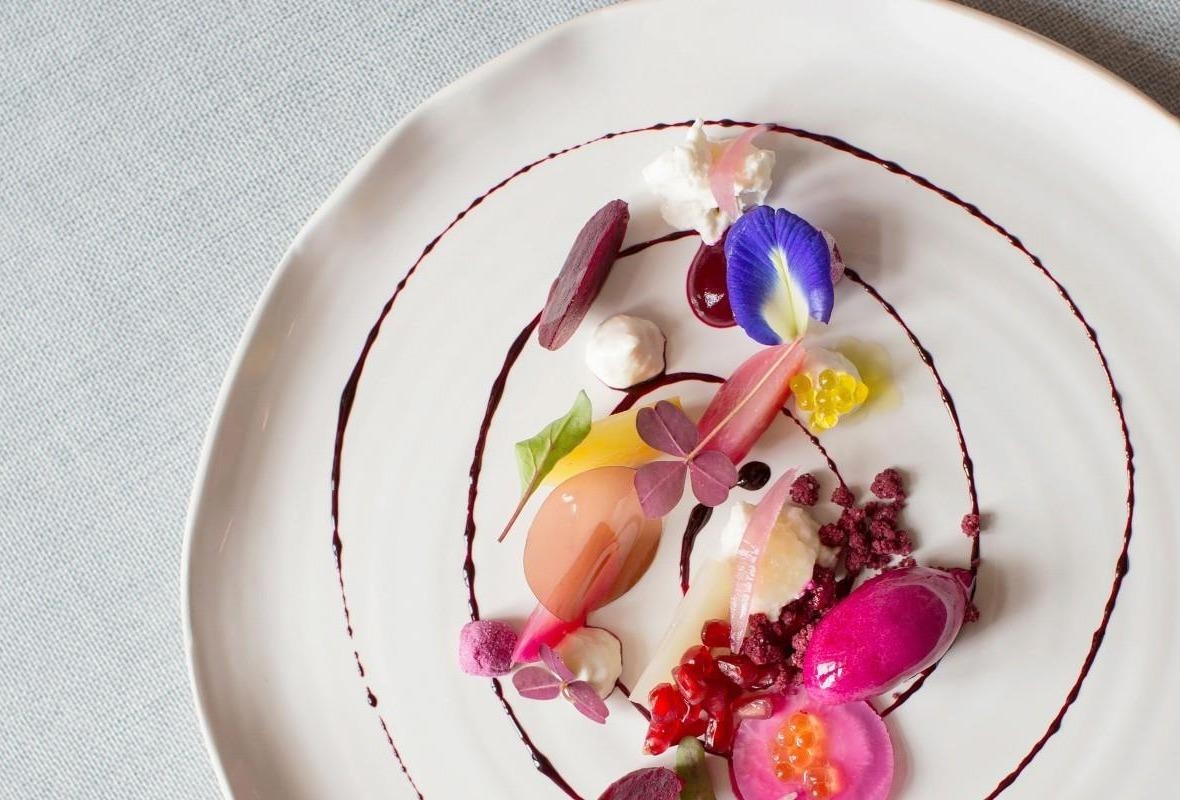 Kham pha nha hang so mot chau A, mon re nhat gan 100 USD hinh anh