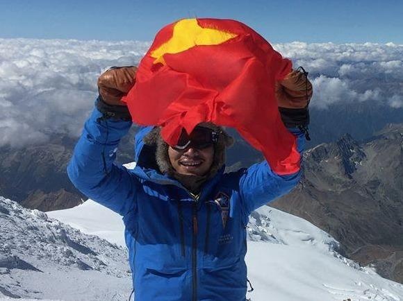 Phuot thu Viet dau tien chinh phuc Bac Cuc bi nghi 'dung kich' hinh anh