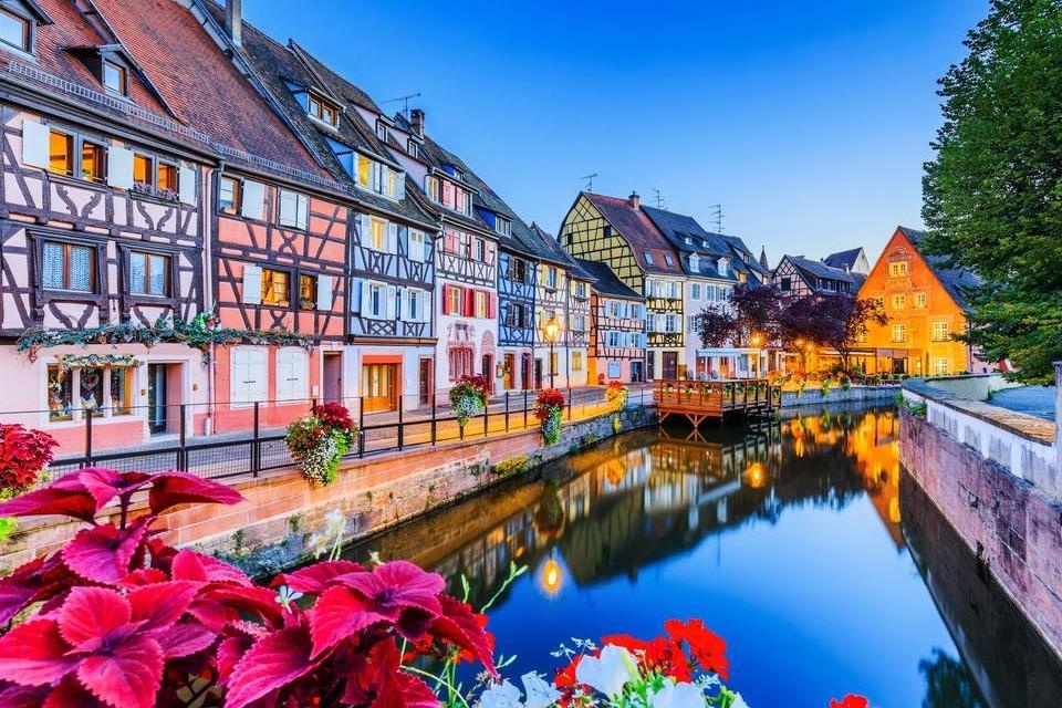 Tham que cua cha de Nu than Tu do, noi bom dan khong no tan pha hinh anh