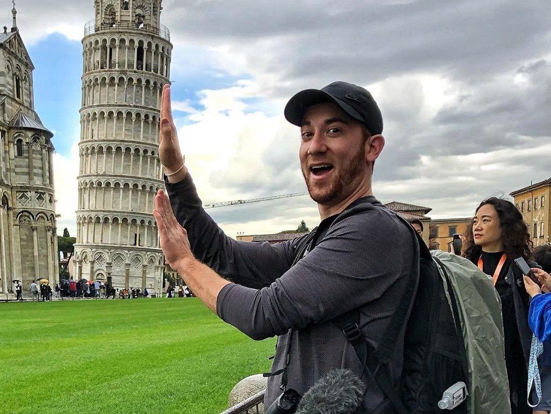 Vlogger noi tieng tiet lo bi kip di 133 nuoc khi moi 26 tuoi hinh anh