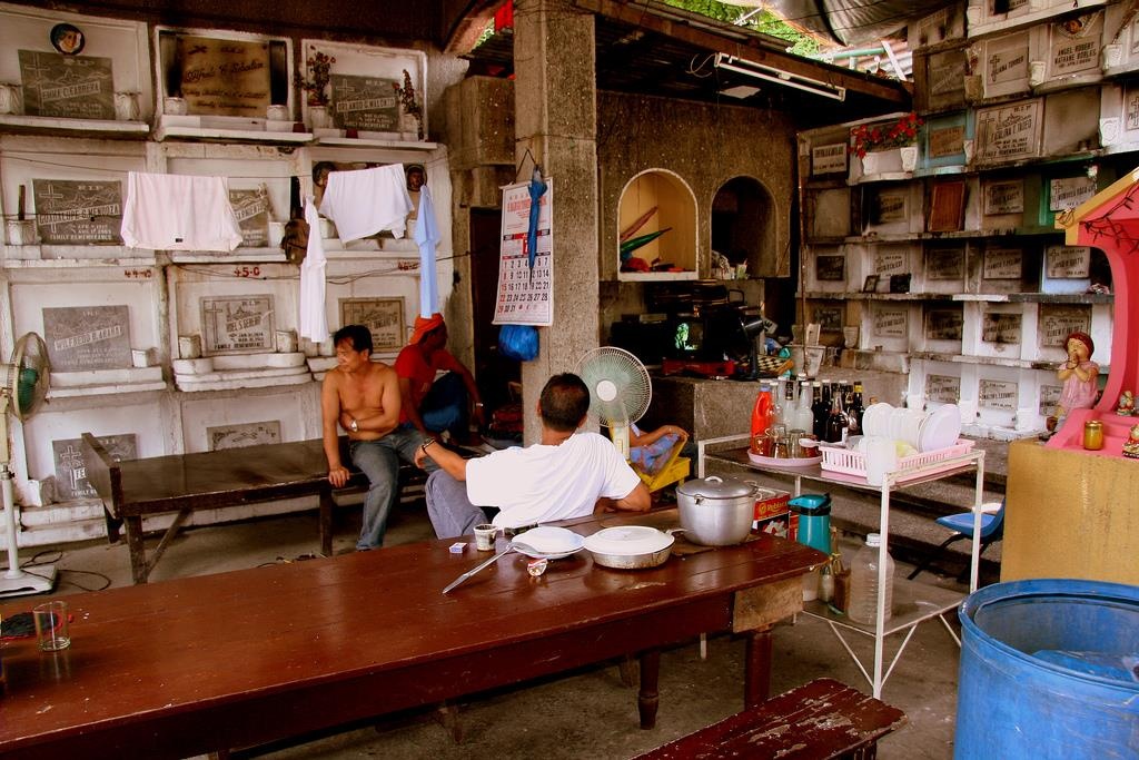 nghia trang nguoi giau anh 4