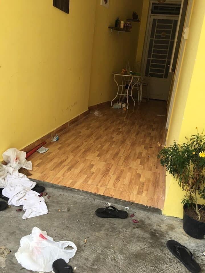 khách hàng ở bẩn ảnh 2 khach hang o ban anh 2