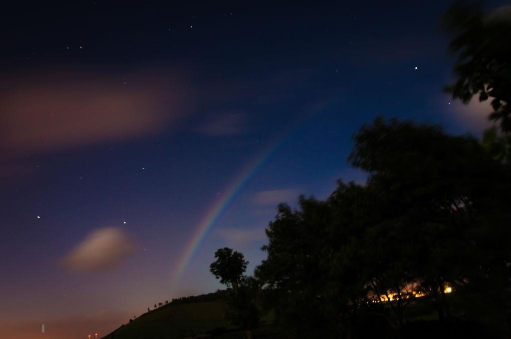 cau vong mat trang anh 2