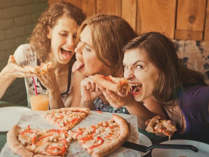 Pizza hawaiian co thuc su do nguoi Hawaii nghi ra? hinh anh