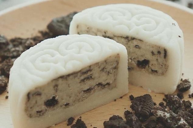 Bien tau mon banh Trung thu lanh, nhan chocolate kem sua hinh anh