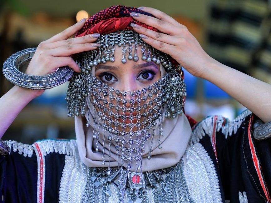 Goc binh yen o dat nuoc gan lien voi khung bo va chien tranh hinh anh