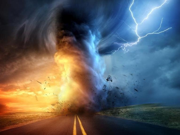 'Me voi rong' - hien tuong thien nhien dep nhung nguy hiem hinh anh