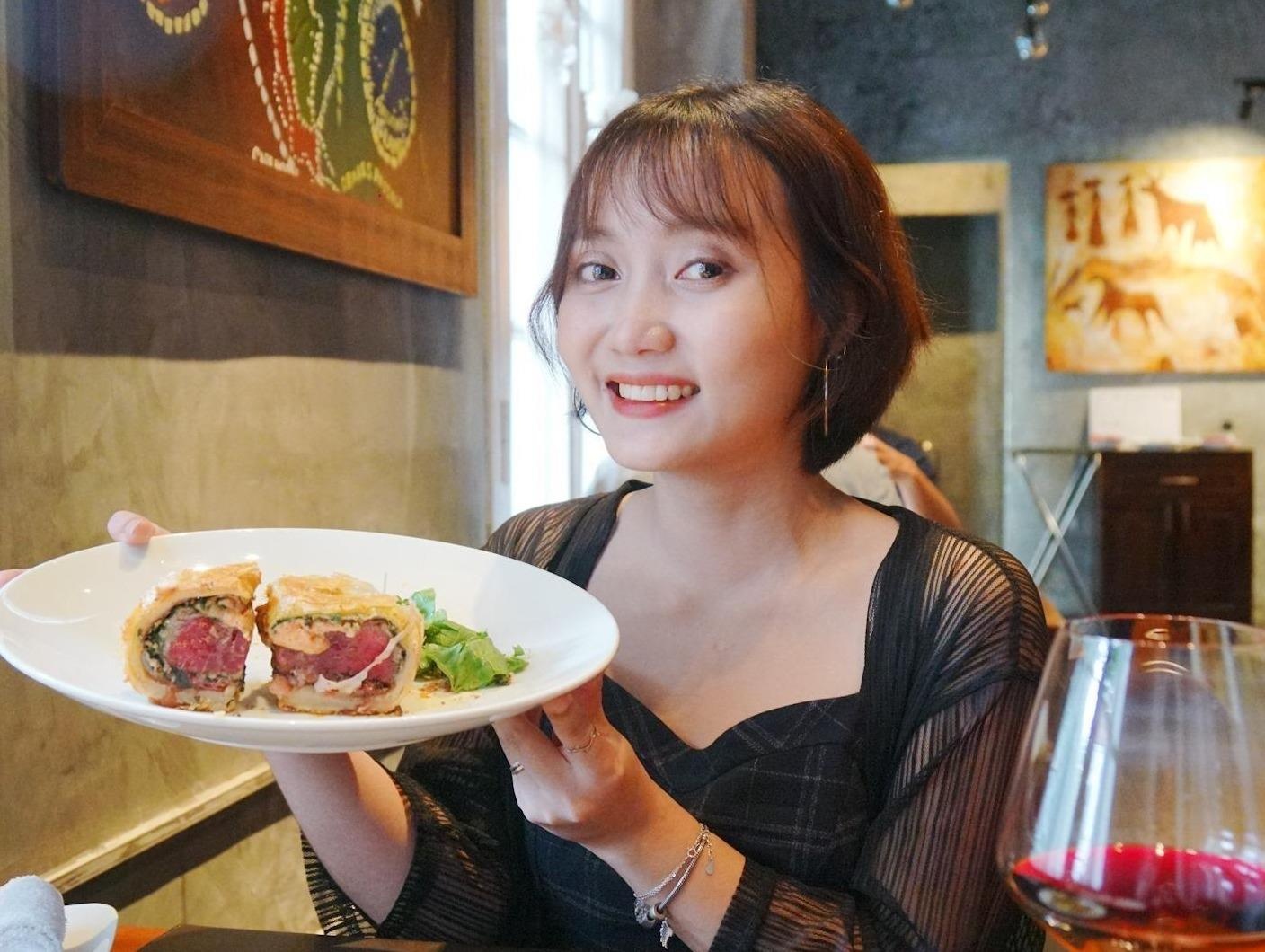 An thu bo Wellington gan ngong gia gan 1 trieu dong/suat hinh anh