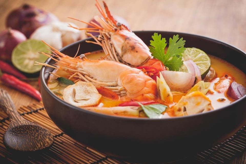 Hoc lam canh tom yum chua cay chuan Thai Lan hinh anh