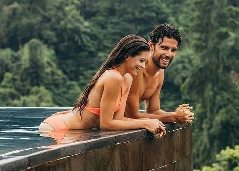 So ngoi tu vi o chung phong truoc ket hon, du khach tay chay Bali hinh anh