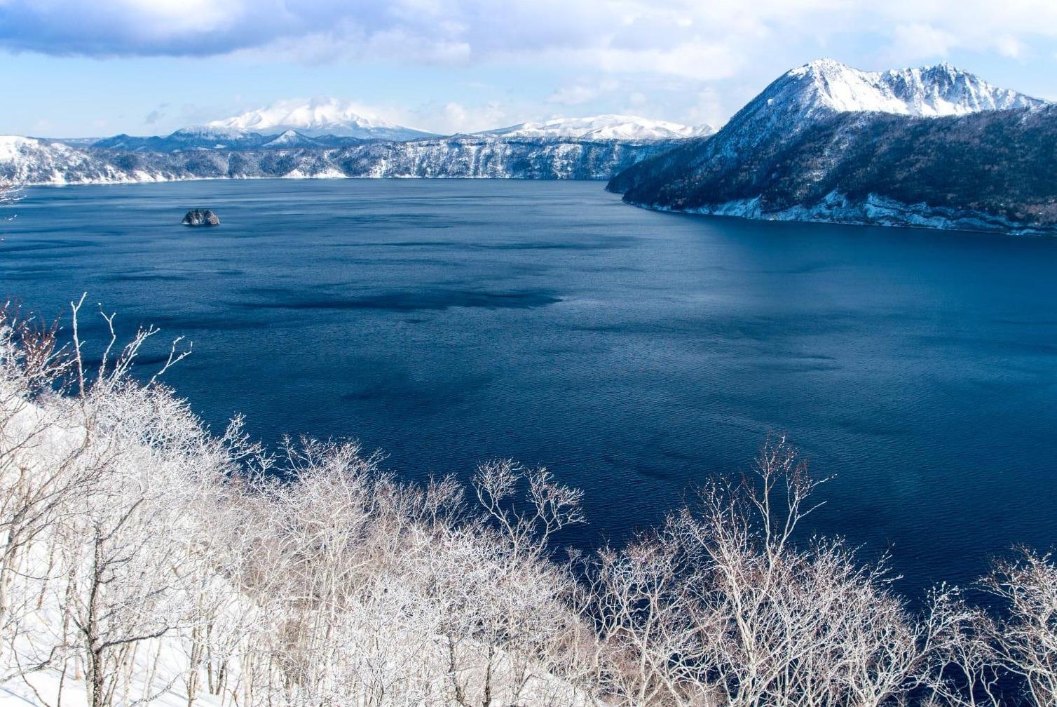 Ho nuoc ky la o Nhat Ban, du khach se gap xui neu thay suong mu hinh anh