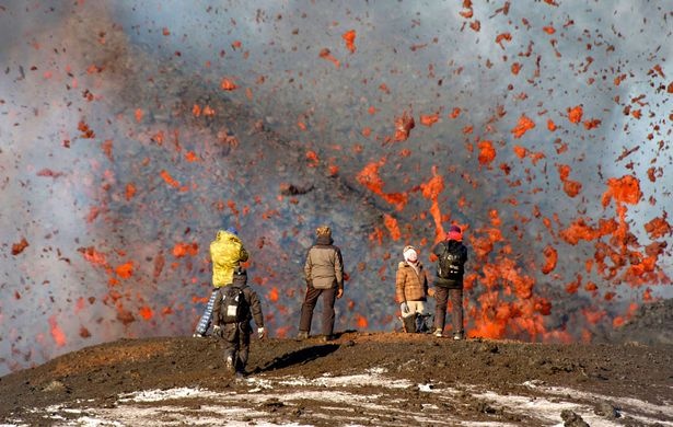 trao luu phan cam anh 10