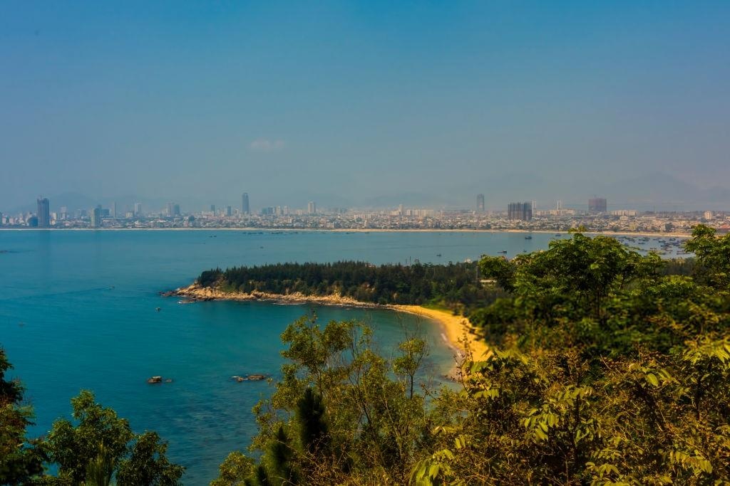 Khach Tay tam khoa than o ban dao Son Tra se chi bi nhac nho hinh anh