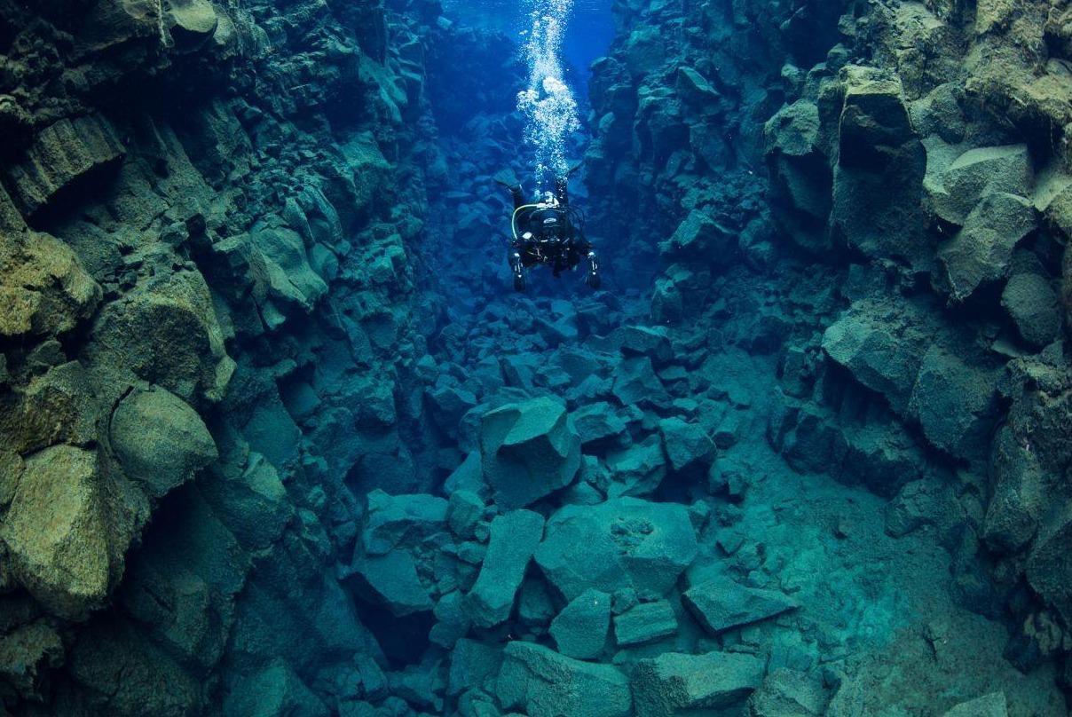 Boi giua 2 luc dia o vung nuoc sach bac nhat the gioi hinh anh