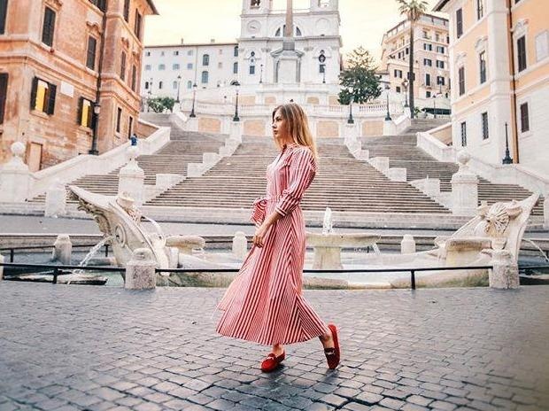 Du khach bi phat tien neu ngoi len bac thang noi tieng o Rome hinh anh