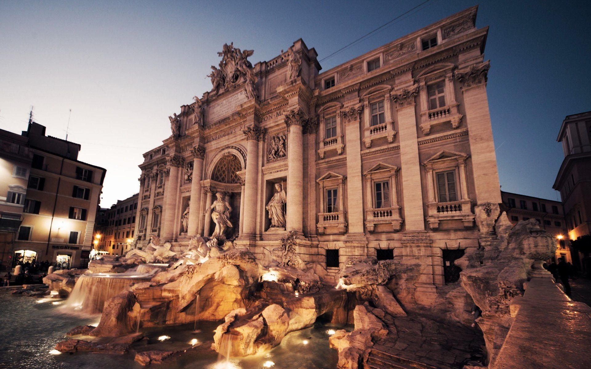 đài phun nước trevi ảnh 9 dai phun nuoc trevi anh 9