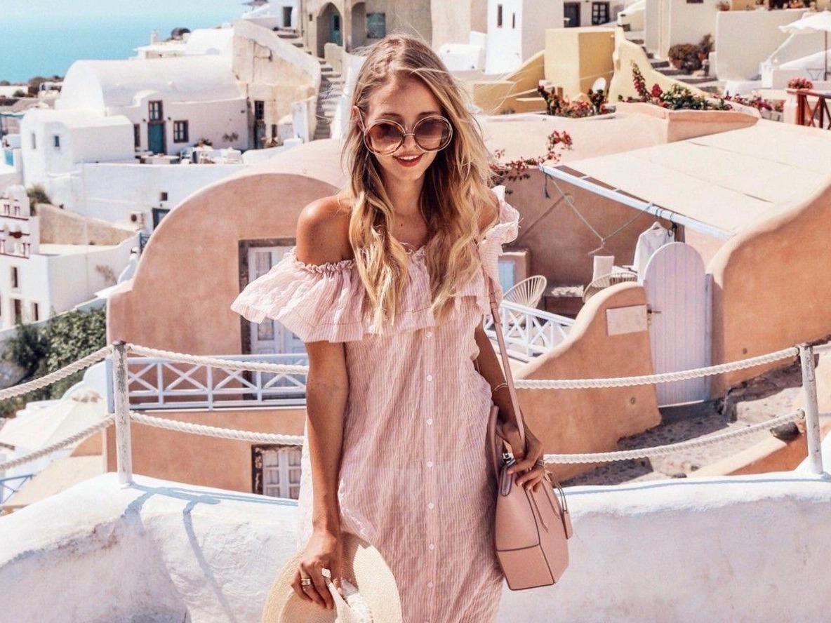 Lac buoc giua thien duong trang Santorini hinh anh