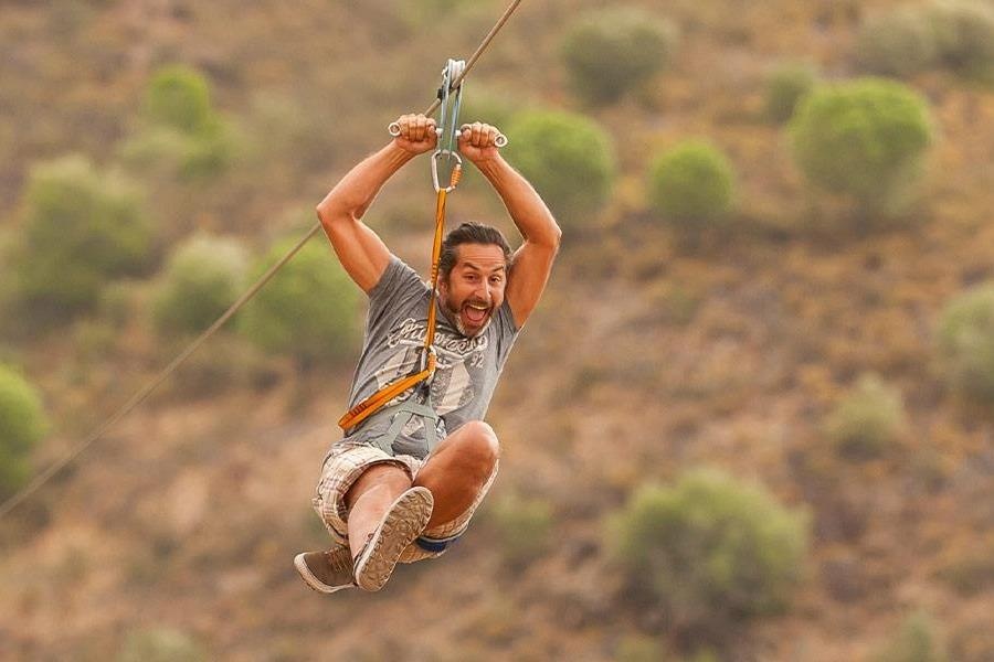 Duong zipline di nguoc thoi gian, noi lien 2 quoc gia hinh anh