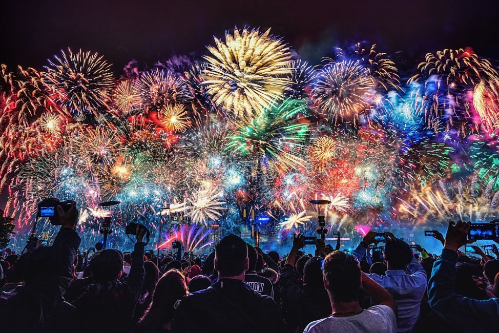 Phao hoa bung sang bau troi khap the gioi vao dem giao thua hinh anh