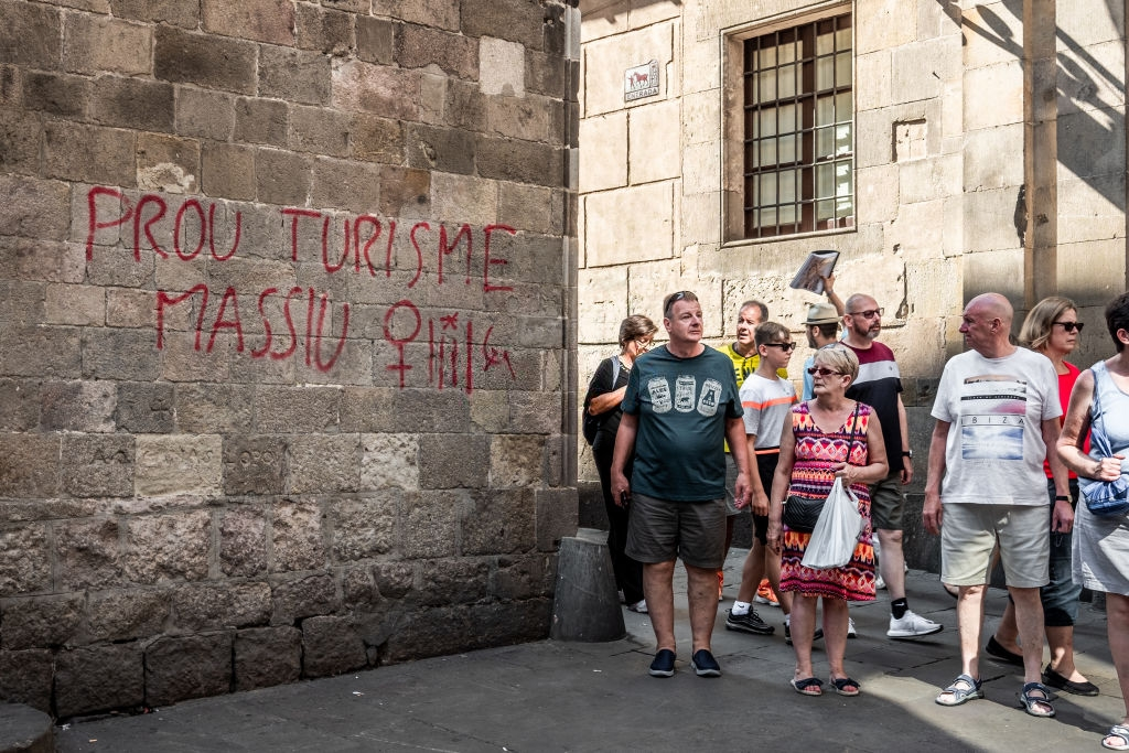 barcelona ghet khach du lich anh 13