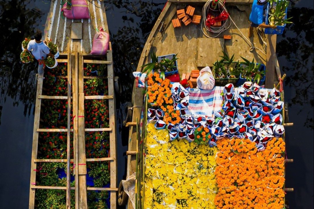 Sac vang sung tuc phu ben Binh Dong ngay can Tet hinh anh