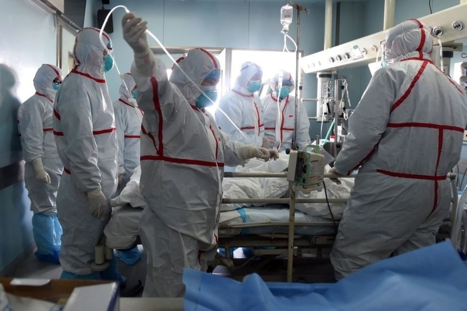 Khach chiu lo hang trieu dong huy chuyen Da Nang tranh virus corona hinh anh