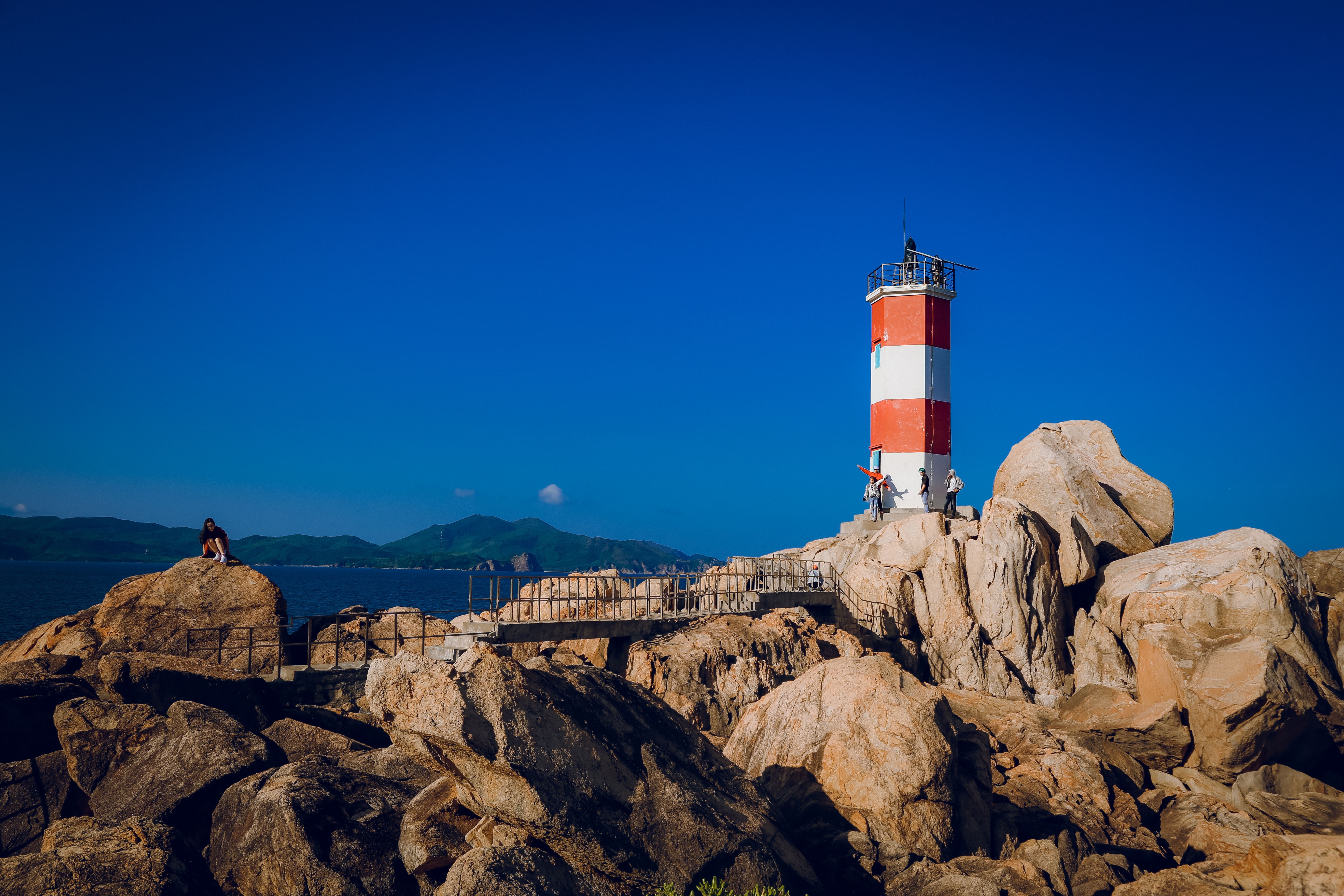 dong cua diem du lich anh 1