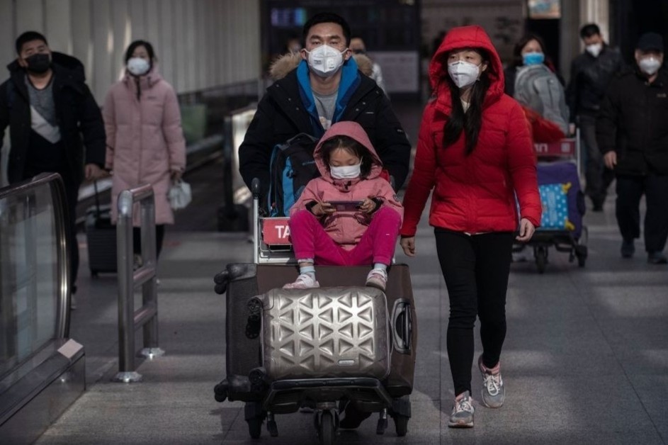 Khach Viet tam lo hen 100.000 ve may bay gia re vi virus corona hinh anh