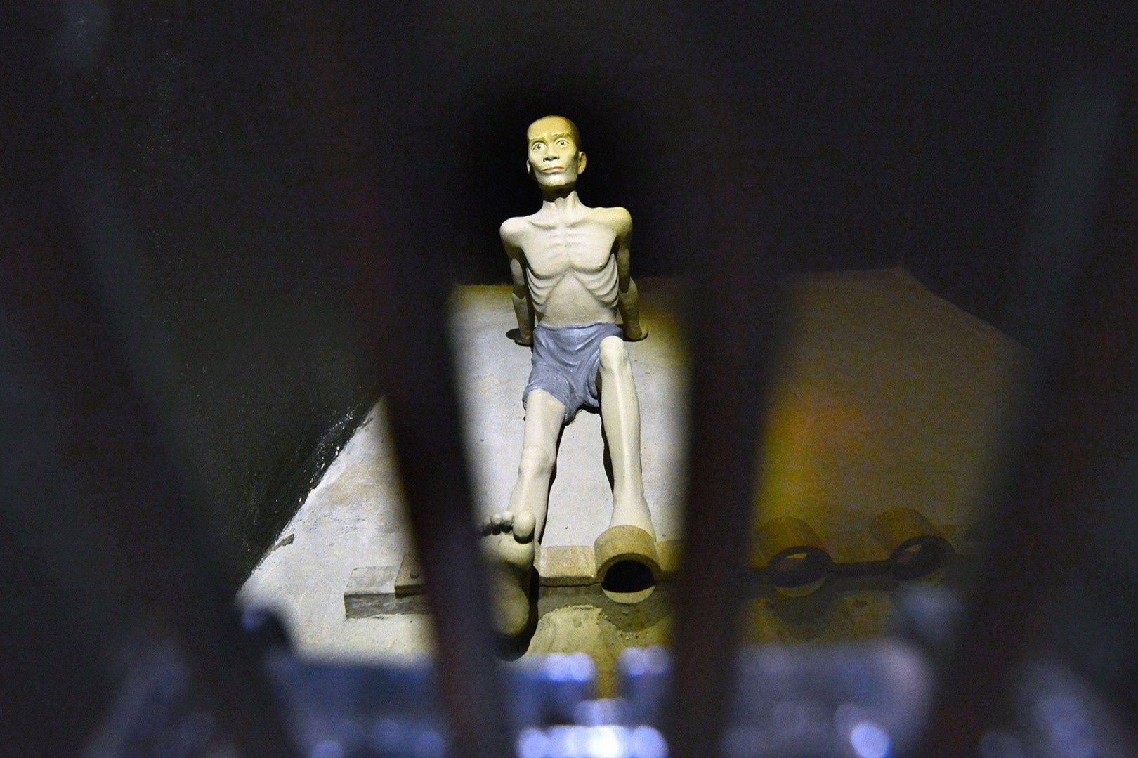 Nha tu Hoa Lo tam dong cua de phong dich Covid-19 hinh anh