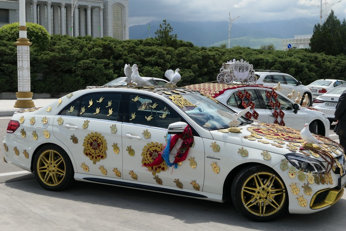 Dat nuoc cam nguoi dan su dung xe toi mau hinh anh