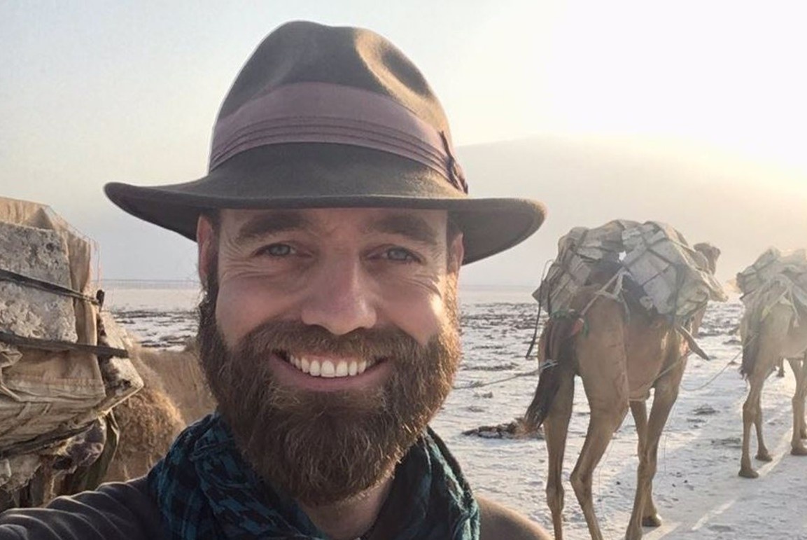 Nguoi sap di het the gioi sau 6 nam ma khong dung may bay hinh anh