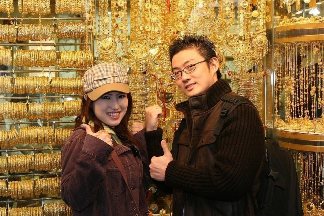 Giau nhu nguoi Dubai, phu vang tu nha ra pho hinh anh