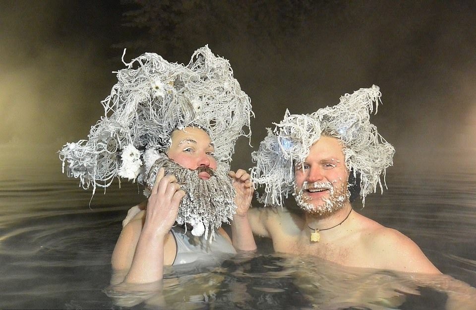 Hang tram nguoi thi dong bang toc o Canada hinh anh